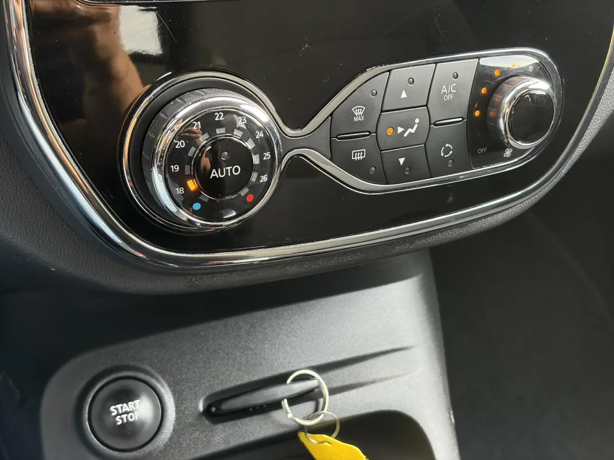 1.2 TCe Dynamique ✓Navi✓Trekhaak✓Keyless✓Clima✓Cruise✓Dealer Onderhouden✓Automaat✓120pk✓Lm velgen✓Pdc✓N.A.P✓Apk tot 06-2027