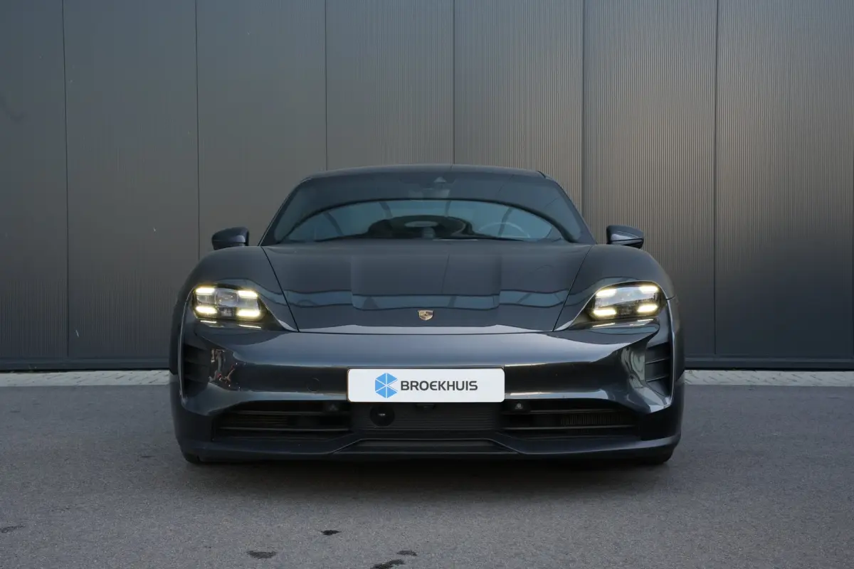 4S 530pk 79 kWh | SOH: 99,58% | Full PPF | Sport Chrono | 360 Camera | Panoramadak | Stoelventilatie | Luchtvering