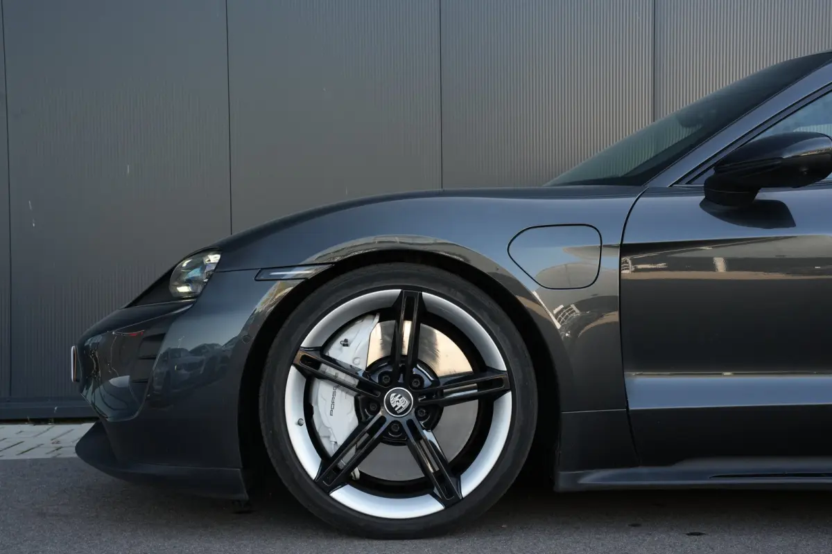 4S 530pk 79 kWh | SOH: 99,58% | Full PPF | Sport Chrono | PSCB | Panoramadak | Stoelventilatie | Luchtvering