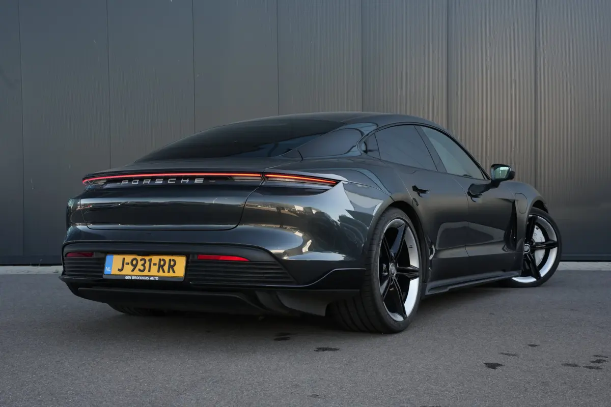 4S 530pk 79 kWh | SOH: 99,58% | Full PPF | Sport Chrono | PSCB | Panoramadak | Stoelventilatie | Luchtvering