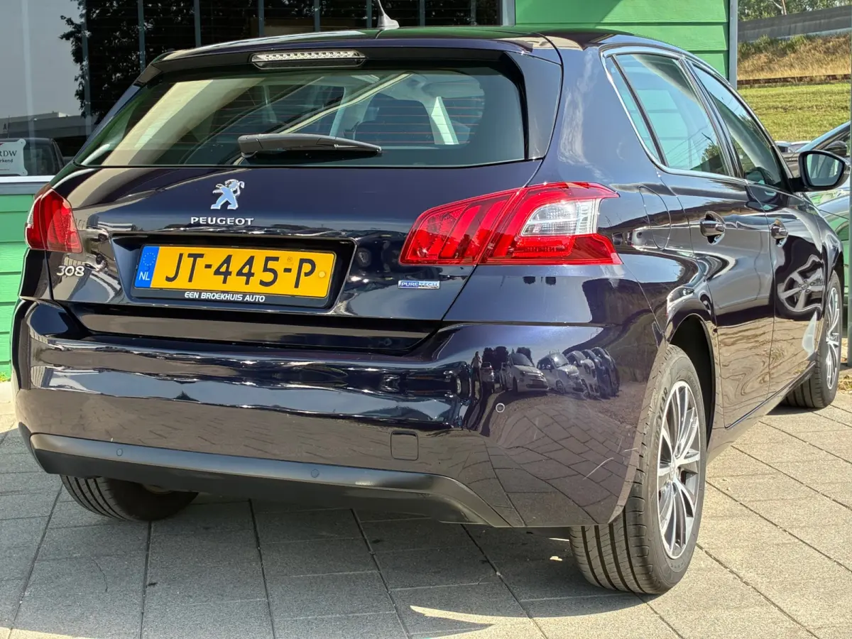 1.2 PureTech Allure|2e Eigenaar|Navigatie|CruiseControl|PDC|Climatronic|NAP|Dealer Onderhouden|
