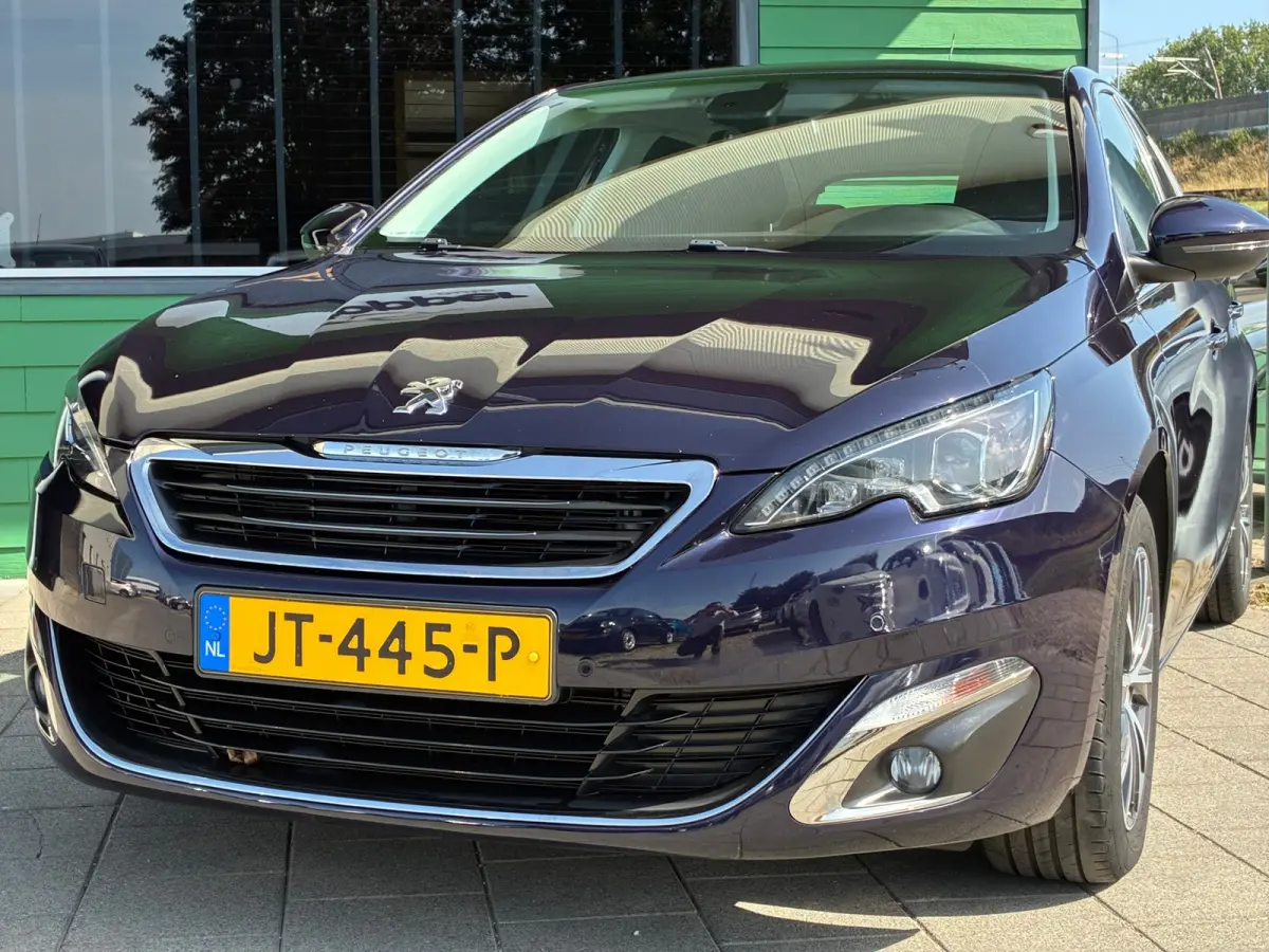 1.2 PureTech Allure|2e Eigenaar|Navigatie|CruiseControl|PDC|Climatronic|NAP|Dealer Onderhouden|