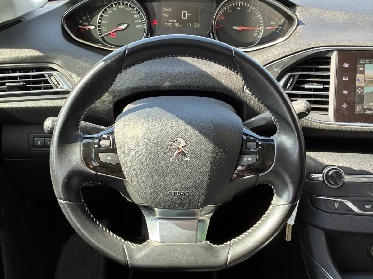 1.2 PureTech Allure|2e Eigenaar|Navigatie|CruiseControl|PDC|Climatronic|NAP|Dealer Onderhouden|