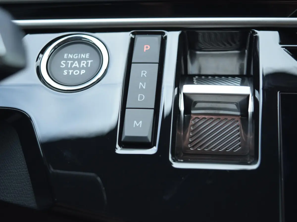 1.2 Hybrid 145 GT UIT VOORRAAD LEVERBAAR
