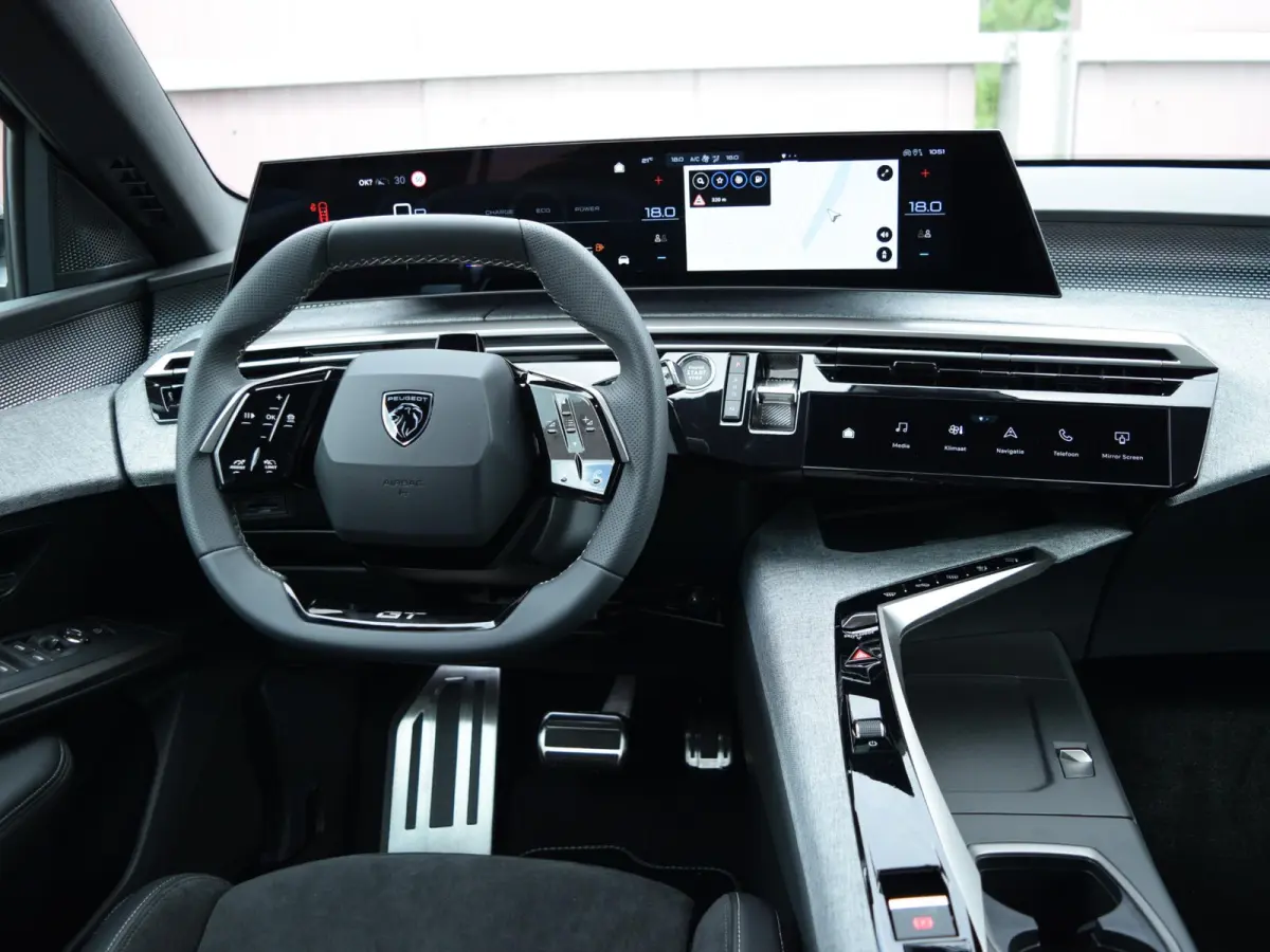 1.2 Hybrid 145 GT UIT VOORRAAD LEVERBAAR