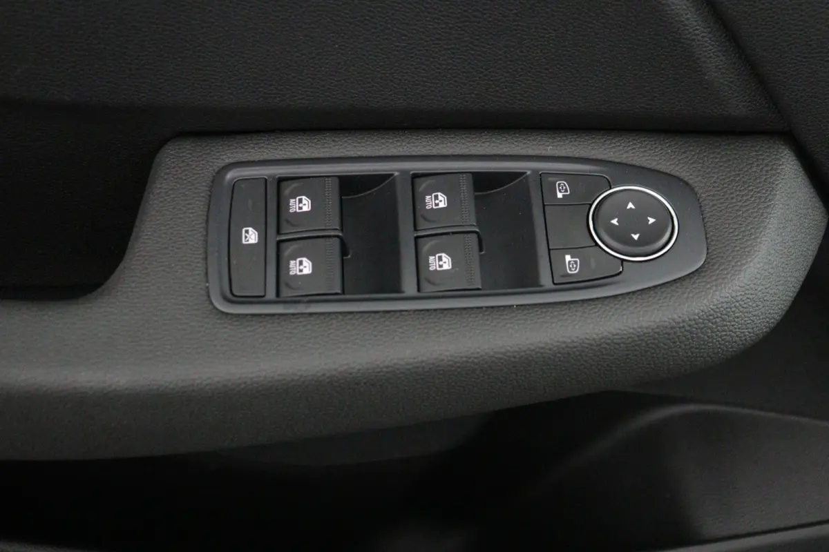 evolution TCe 90 | Achteruitrijcamera | Apple Carplay/Android Auto |