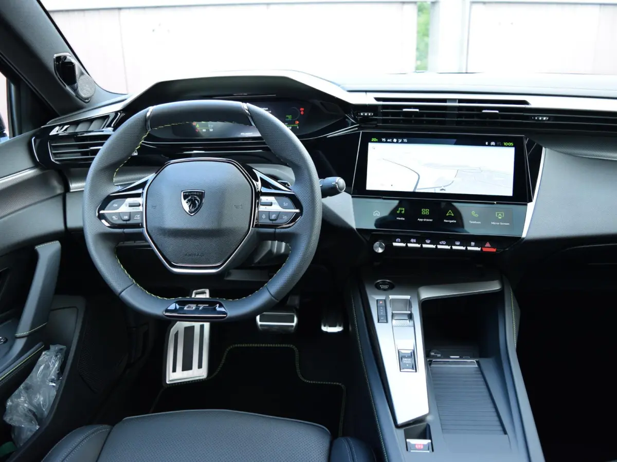 1.2 GT Exclusive Hybrid 145 UIT VOORRAAD LEVERBAAR