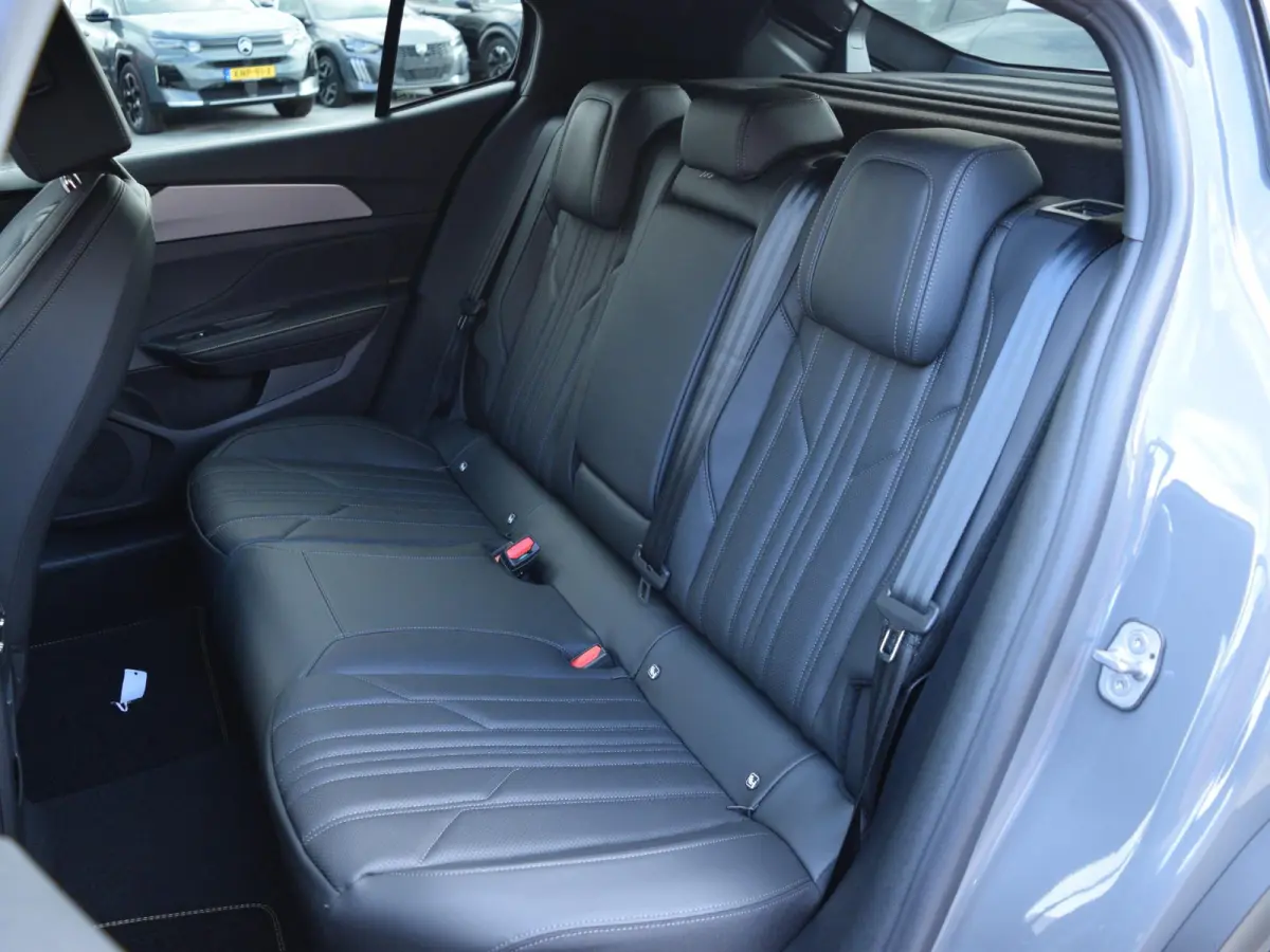 1.2 GT Exclusive Hybrid 145 UIT VOORRAAD LEVERBAAR