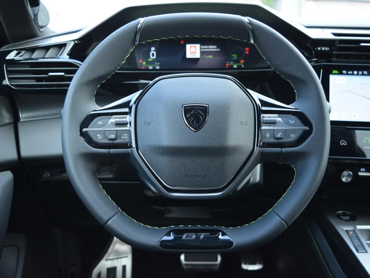 1.2 GT Exclusive Hybrid 145 UIT VOORRAAD LEVERBAAR