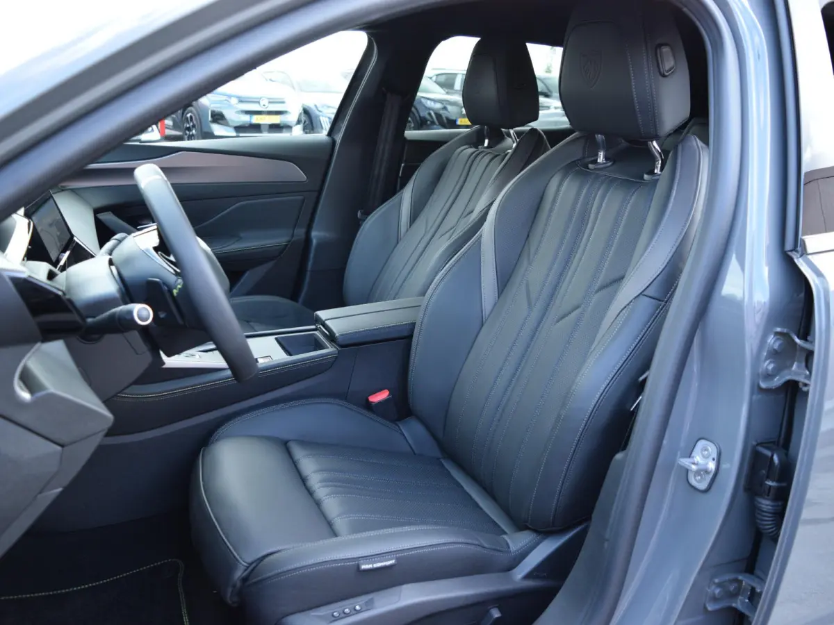 1.2 GT Exclusive Hybrid 145 UIT VOORRAAD LEVERBAAR