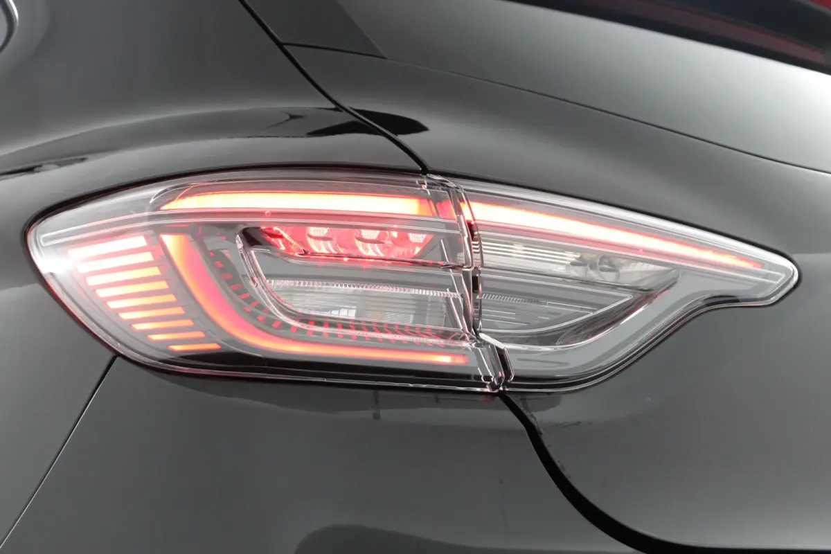 esprit Alpine full hybrid E-Tech 145 | BOSE Audio | Adapt. Cruise | Parkeercamera |