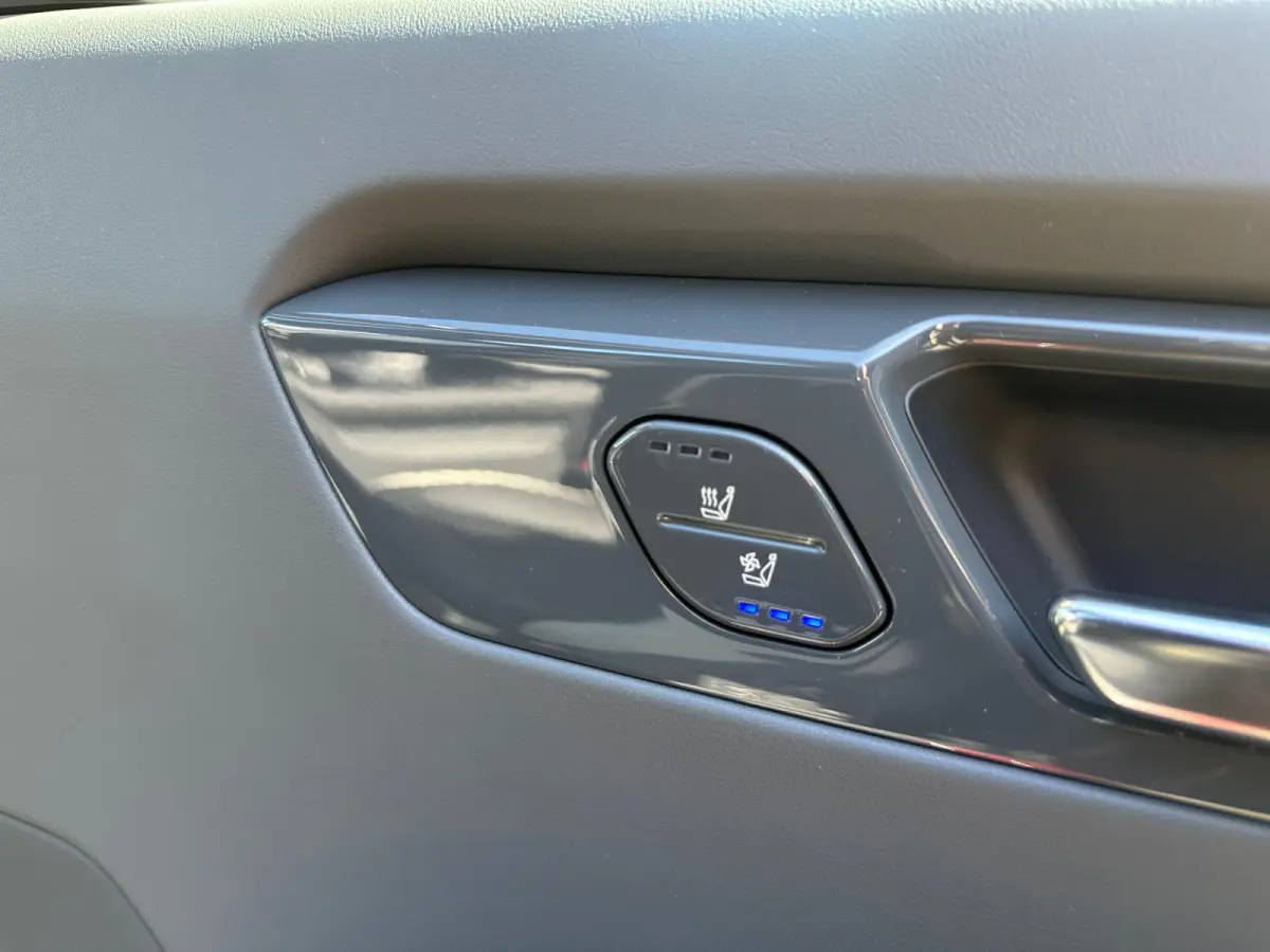 GT-line AWD 99,8 kwh 7 zits | 385 PK | Geventileerde/verwarmde stoelen | Wireless Carplay & Android auto | 2.500 kg trekgewicht | Meridian | Fabrieksgarantie t/m 19-6-2033 +3x 1 jaar*  | NAP