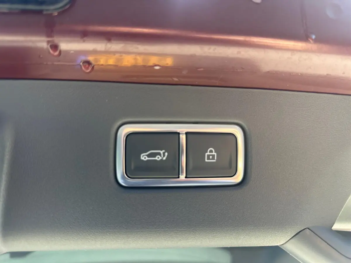 GT-line AWD 99,8 kwh 7 zits | 385 PK | Geventileerde/verwarmde stoelen | Wireless Carplay & Android auto | 2.500 kg trekgewicht | Meridian | Fabrieksgarantie t/m 19-6-2033 +3x 1 jaar*  | NAP