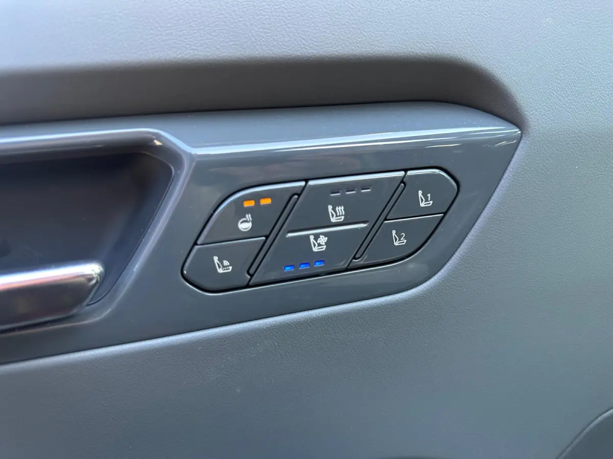 GT-line AWD 99,8 kwh 7 zits | 385 PK | Geventileerde/verwarmde stoelen | Wireless Carplay & Android auto | 2.500 kg trekgewicht | Meridian | Fabrieksgarantie t/m 19-6-2033 +3x 1 jaar*  | NAP
