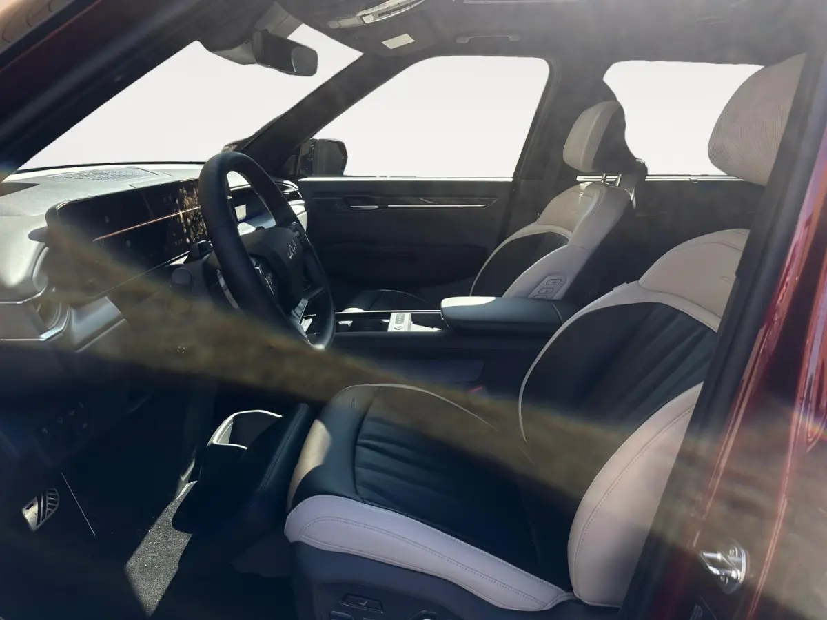 GT-line AWD 99,8 kwh 7 zits | 385 PK | Geventileerde/verwarmde stoelen | Wireless Carplay & Android auto | 2.500 kg trekgewicht | Meridian | Fabrieksgarantie t/m 19-6-2033 +3x 1 jaar*  | NAP