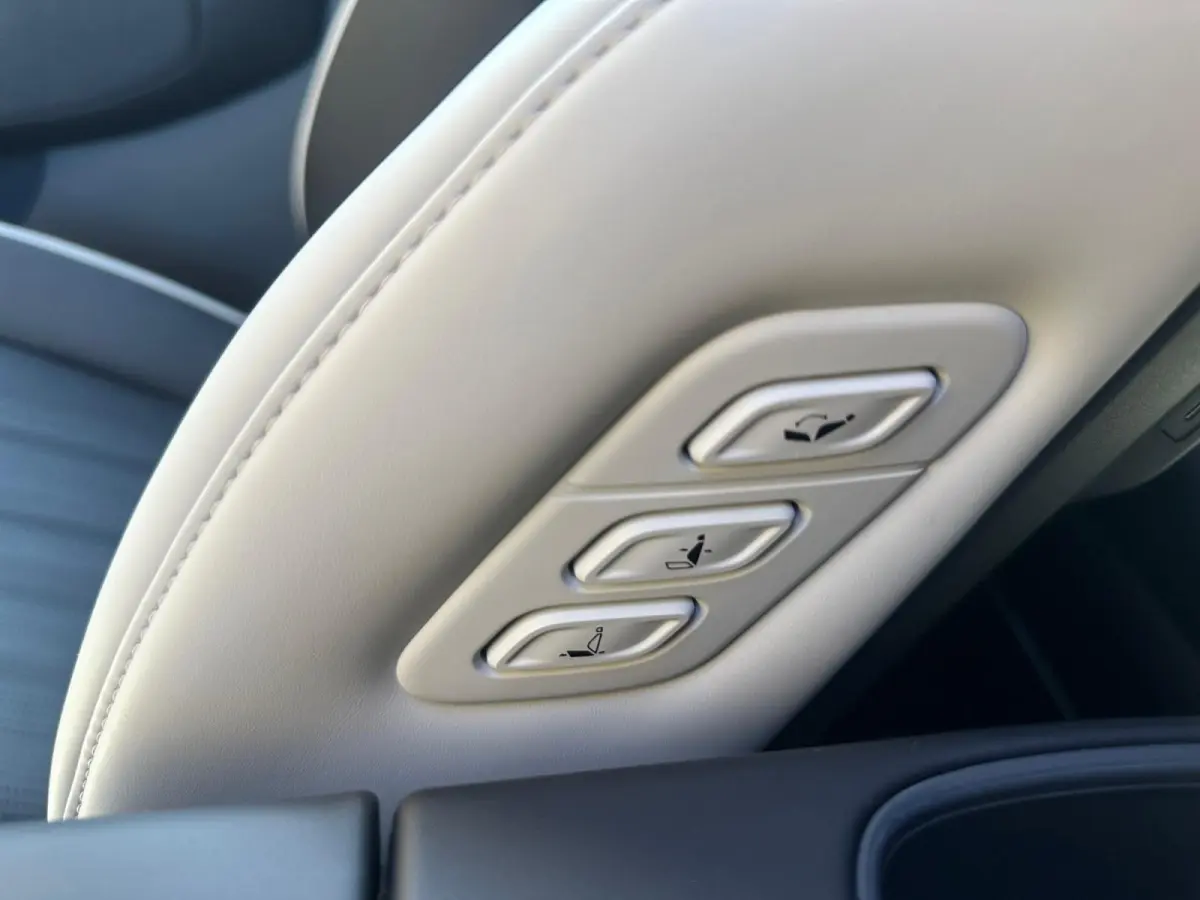 GT-line AWD 99,8 kwh 7 zits | 385 PK | Geventileerde/verwarmde stoelen | Wireless Carplay & Android auto | 2.500 kg trekgewicht | Meridian | Fabrieksgarantie t/m 19-6-2033 +3x 1 jaar*  | NAP