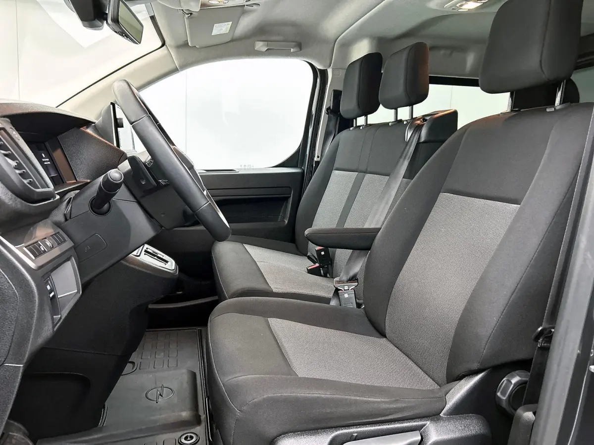 2.0 180PK L3 Automaat Dubbele Cabine 2 schuifdeuren Android Auto/Apple CarPlay Navigatie Keyless Entry&Start Climate Control Camera Cruise Control Houten afwerking laadruimte Trekhaak lichtm