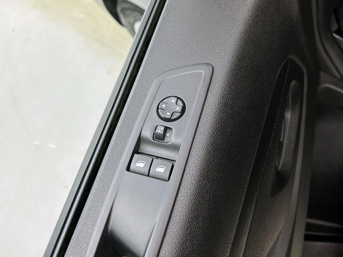 2.0 180PK L3 Automaat Dubbele Cabine 2 schuifdeuren Android Auto/Apple CarPlay Navigatie Keyless Entry&Start Climate Control Camera Cruise Control Houten afwerking laadruimte Trekhaak lichtm