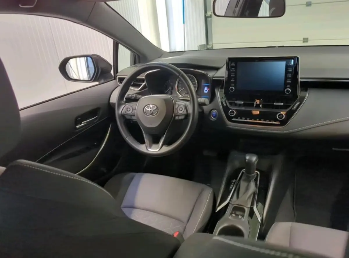 1.8 Hybrid Business / Pdc+Camera / Radio multimedia / Airco-ecc. / Apk 09-2027