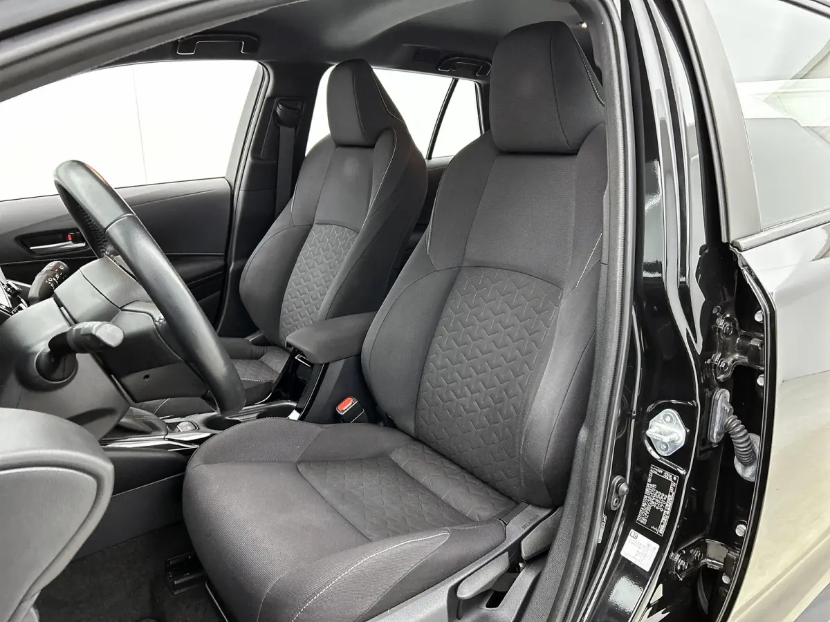 1.8 Hybrid Business / Pdc+Camera / Radio multimedia / Airco-ecc. / Apk 09-2027