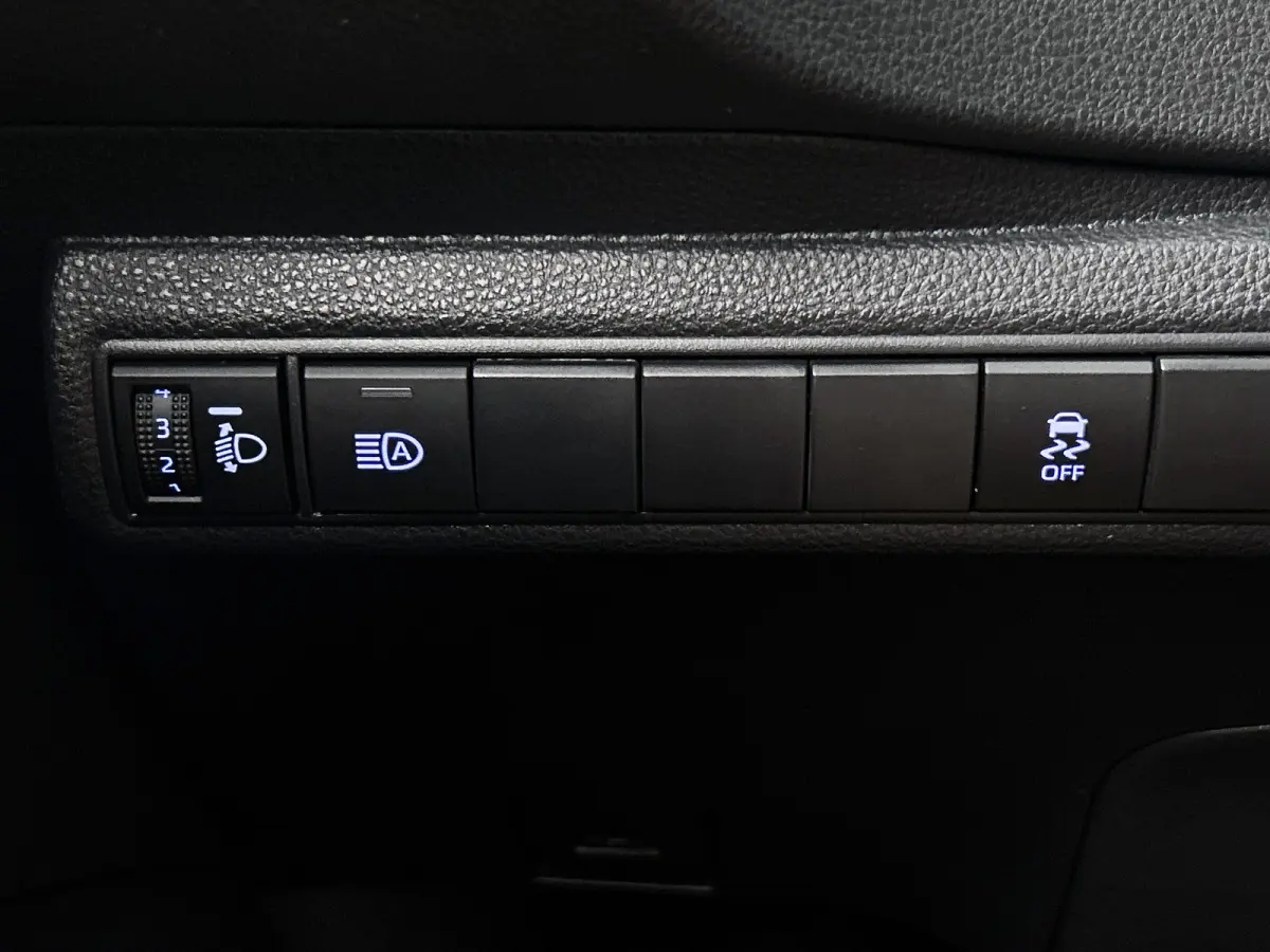 1.8 Hybrid Business / Pdc+Camera / Radio multimedia / Airco-ecc. / Apk 09-2027