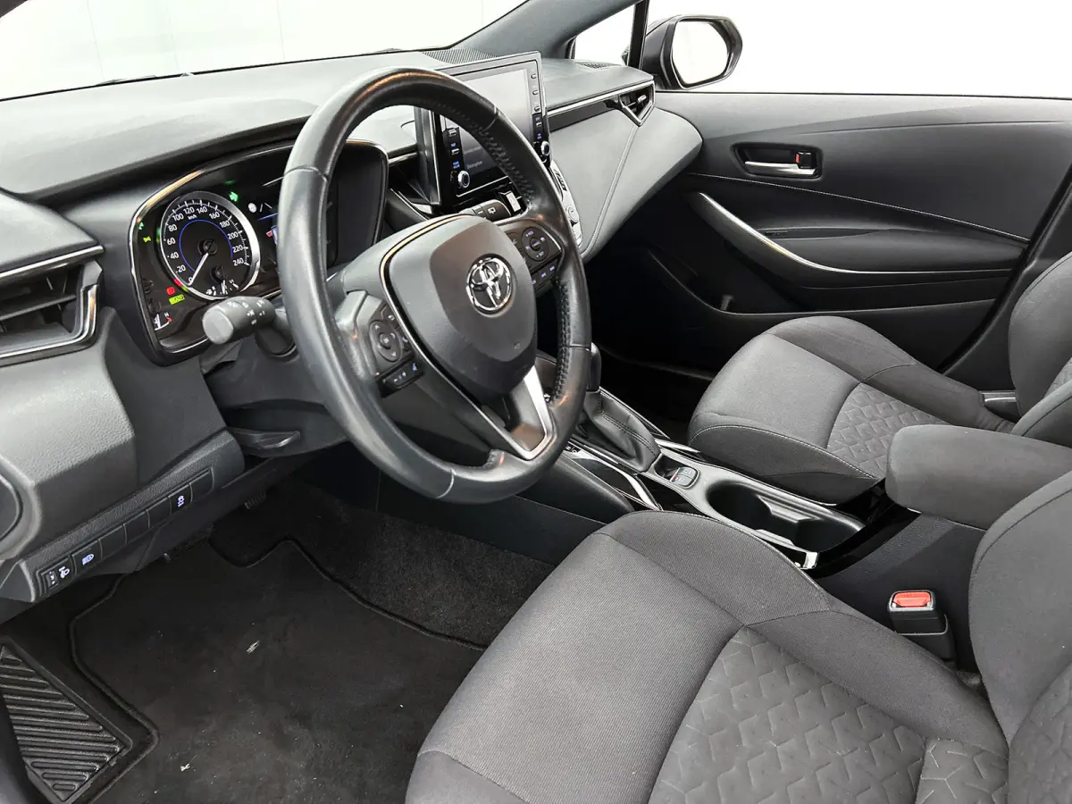1.8 Hybrid Business / Pdc+Camera / Radio multimedia / Airco-ecc. / Apk 09-2027
