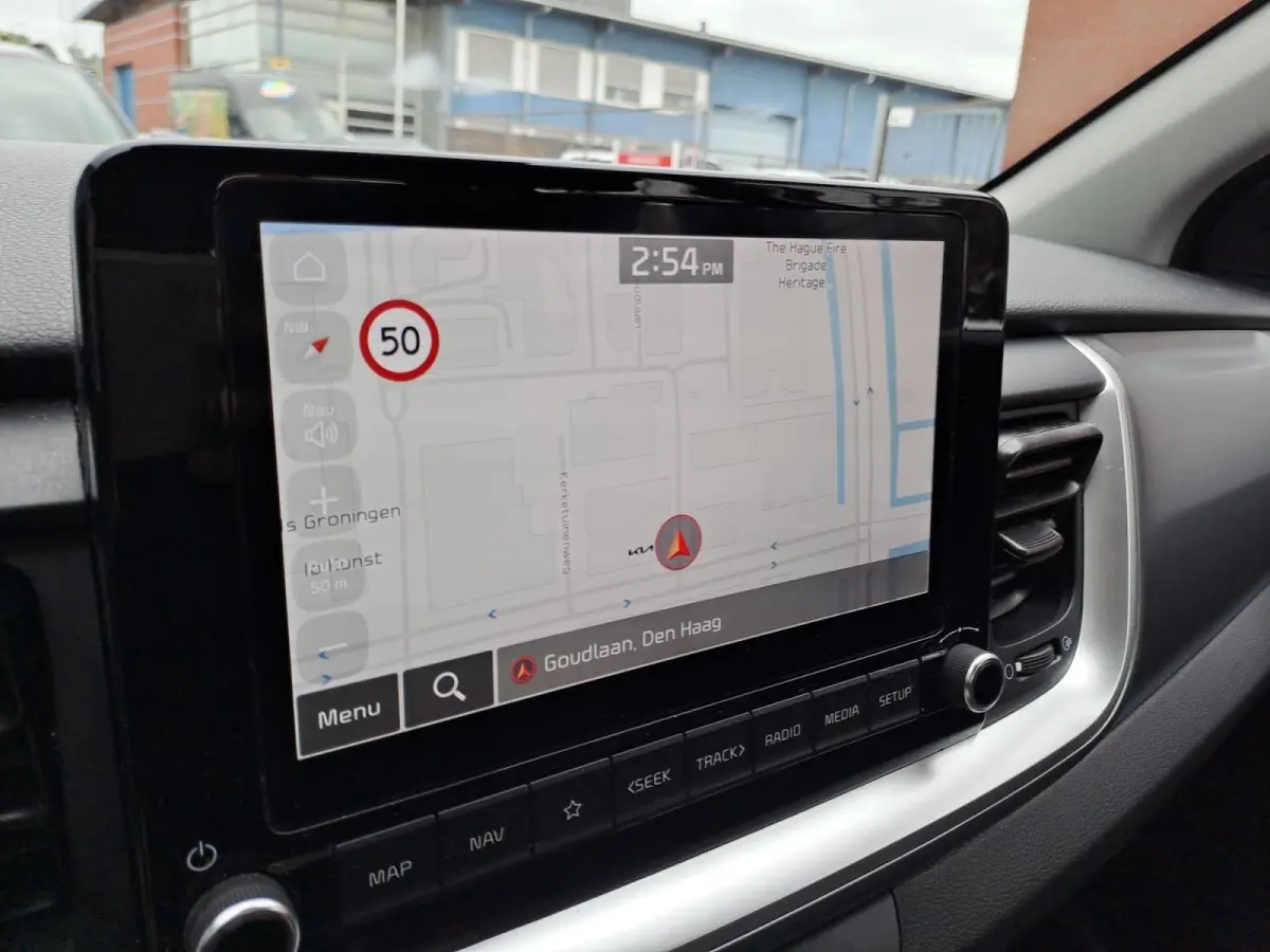 1.0i Turbo MHEV ComfortLine 100 PK | 1e Eigenaar | Airco | Bluetooth | Camera | Cruise control | Metallic lak | Fabrieksgarantie t/m 3-7-2031 | NAP