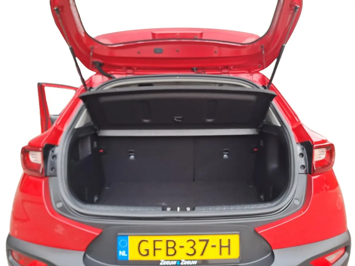 1.0i Turbo MHEV ComfortLine 100 PK | 1e Eigenaar | Airco | Bluetooth | Camera | Cruise control | Metallic lak | Fabrieksgarantie t/m 3-7-2031 | NAP