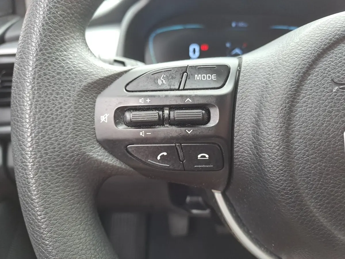 1.0i Turbo MHEV ComfortLine 100 PK | 1e Eigenaar | Airco | Bluetooth | Camera | Cruise control | Metallic lak | Fabrieksgarantie t/m 3-7-2031 | NAP