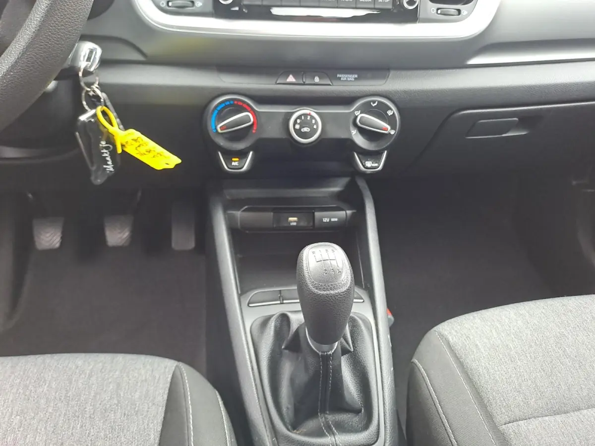 1.0i Turbo MHEV ComfortLine 100 PK | 1e Eigenaar | Airco | Bluetooth | Camera | Cruise control | Metallic lak | Fabrieksgarantie t/m 3-7-2031 | NAP