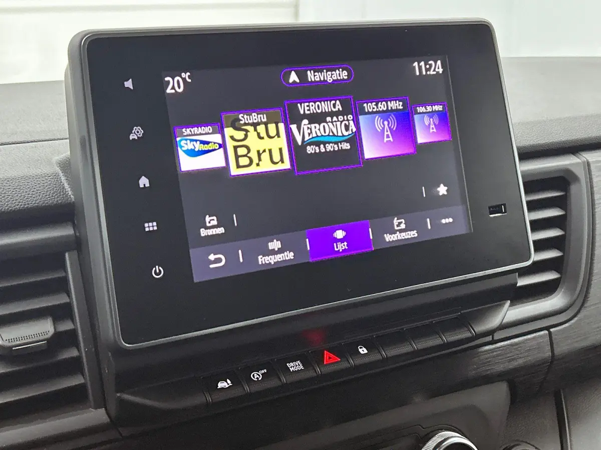 2.0 Blue dC1 150PK T30 L2H1 Advance Automaat Navigatie Airco Lichtmetalen velgen Betimmering Trekhaak Camera Parkeersensoren Dab