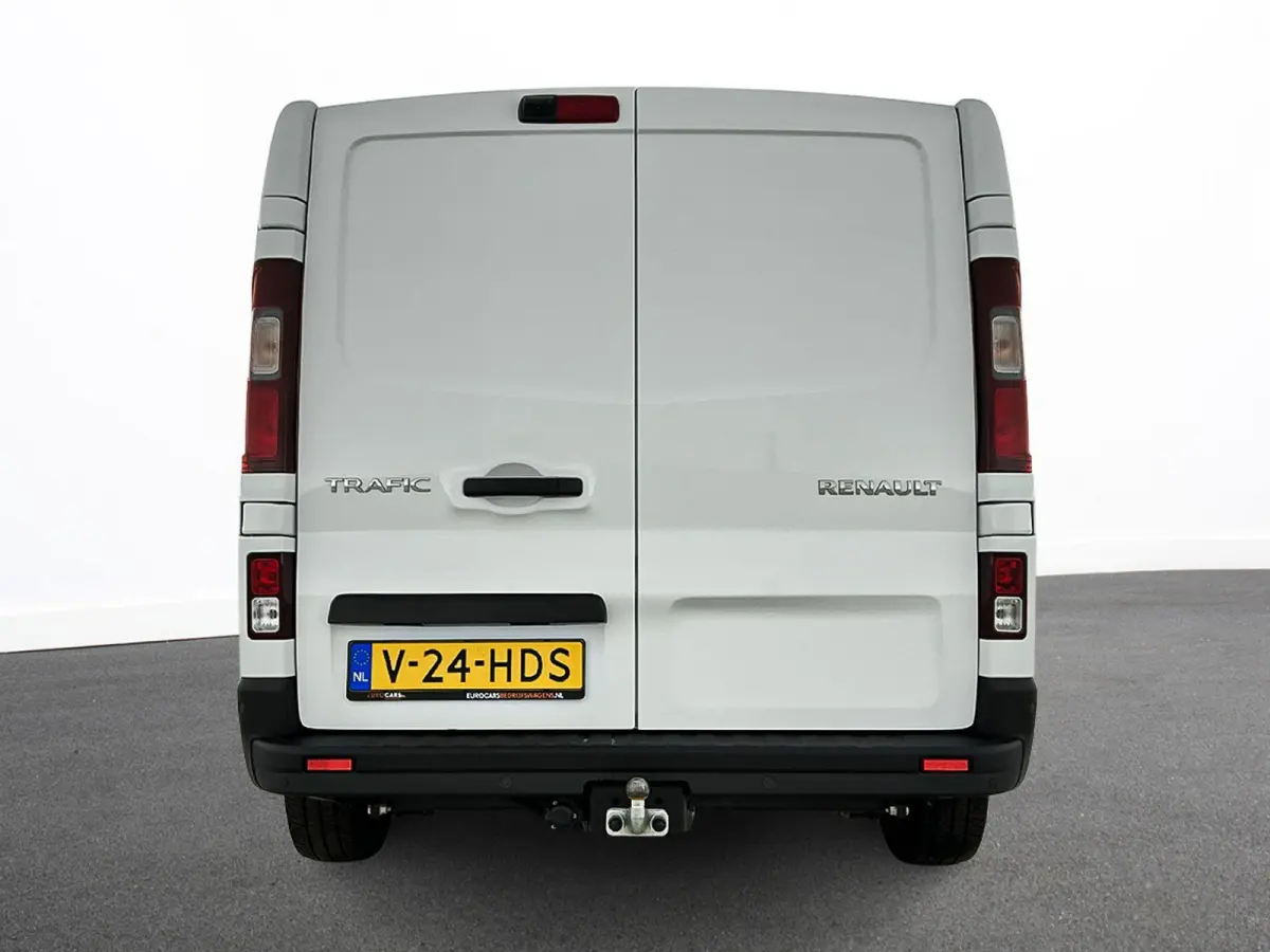 2.0 Blue dC1 150PK T30 L2H1 Advance Automaat Navigatie Airco Lichtmetalen velgen Betimmering Trekhaak Camera Parkeersensoren Dab