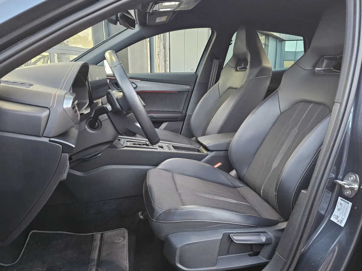 1.4 e-Hybrid VZ Performance 245PK | LED | Trekhaak | Stoel- & stuurverw. | Park Assist | Camera | ACC | App-connect | Sportstoelen | DCC |  Keyless |