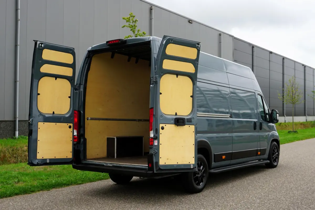 2.2 BlueHDi 180 L4H3 3.5t Zwaar Automaat |In topstaat |Full-Option |Adaptive Cruise |Groot scherm |Full-LED |Parkeersensoren rondom |2e airbag |BPM voordeel! |Mooie camperbasis