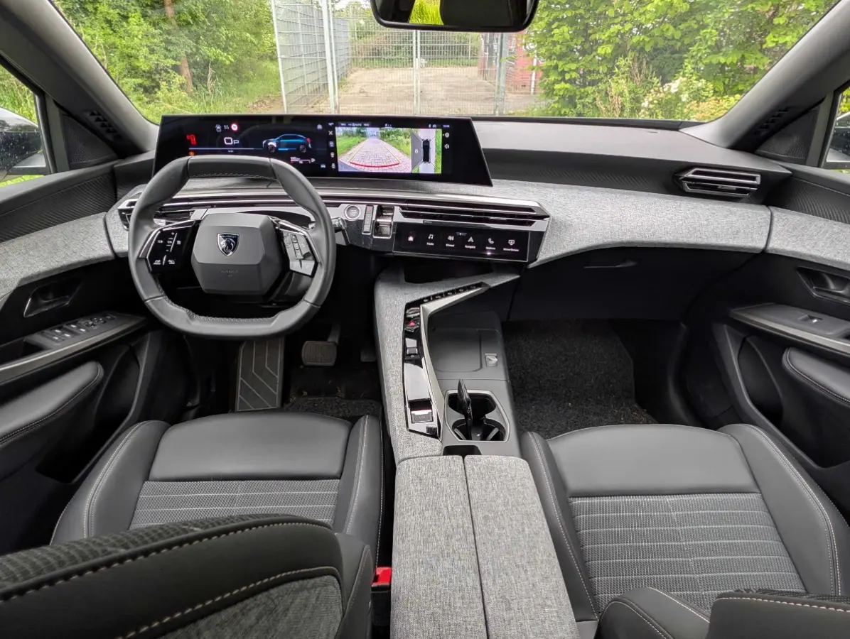 1.2 Hybrid 136 GT | TREKHAAK | ADAPTIVE CRUISE | STOELVERWARMING | CAMERA | MATRIX LED | CARPLAY |