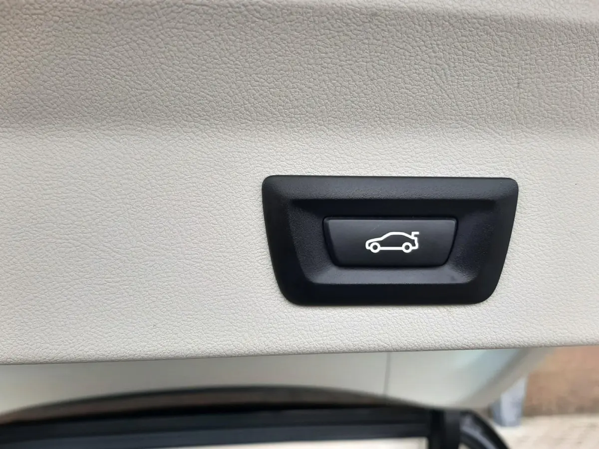 xDrive30e Business Edition TREKHAAK