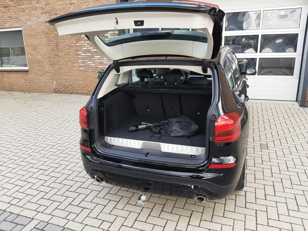 xDrive30e Business Edition TREKHAAK