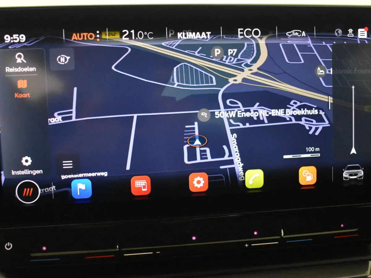 | Camera | Parkeer assistent | Cruise control Adapt | Apple car /Android auto | Keyless | Navi | DAB | LED | 18"LMV