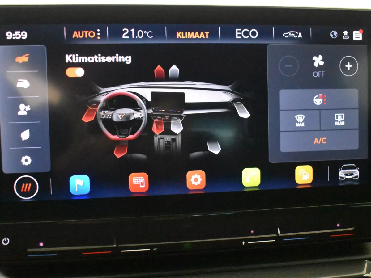 | Camera | Parkeer assistent | Cruise control Adapt | Apple car /Android auto | Keyless | Navi | DAB | LED | 18"LMV