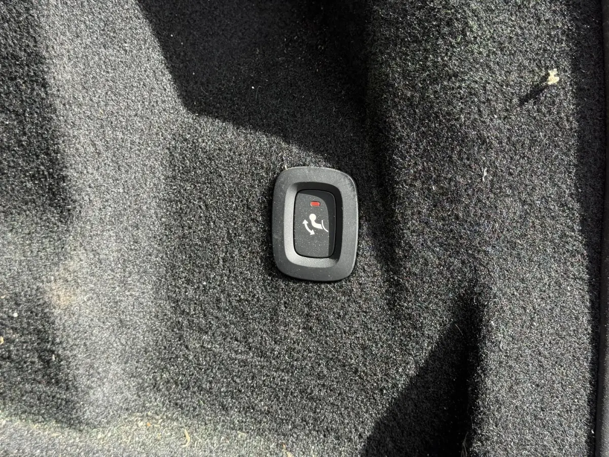B5 Inscription | Trekhaak | Pano dak | Head up display | Bliss | Keyless |