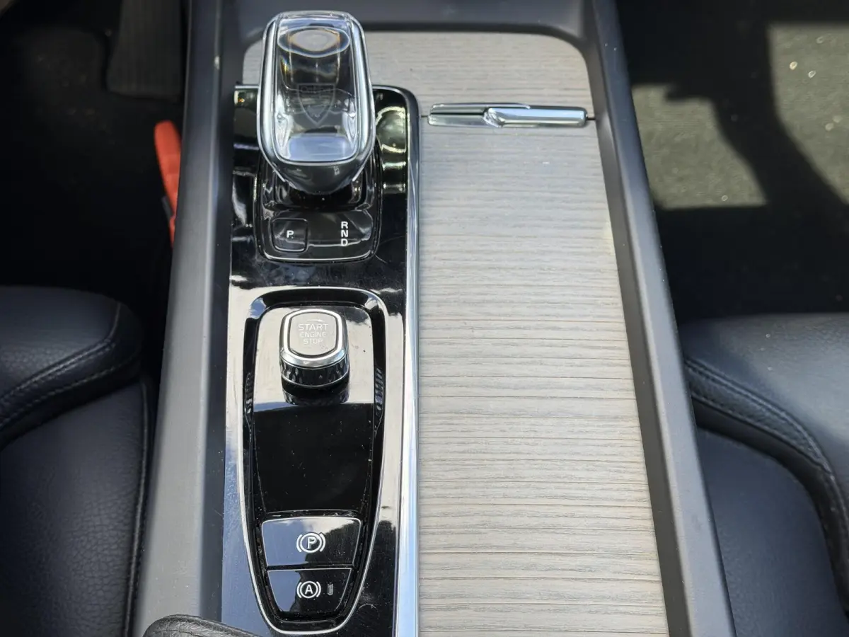 B5 Inscription | Trekhaak | Pano dak | Head up display | Bliss | Keyless |