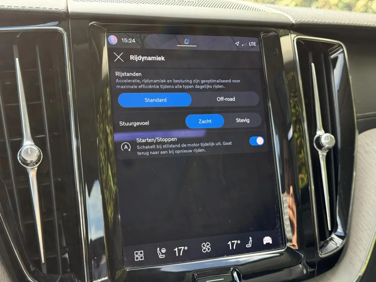 B5 Inscription | Trekhaak | Pano dak | Head up display | Bliss | Keyless |