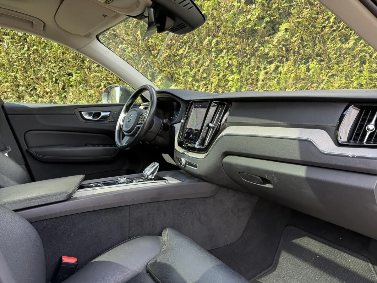B5 Inscription | Trekhaak | Pano dak | Head up display | Bliss | Keyless |