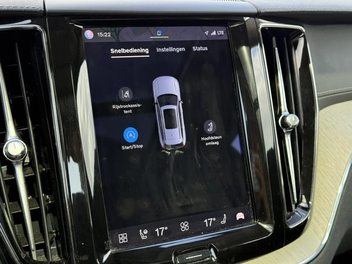 B5 Inscription | Trekhaak | Pano dak | Head up display | Bliss | Keyless |