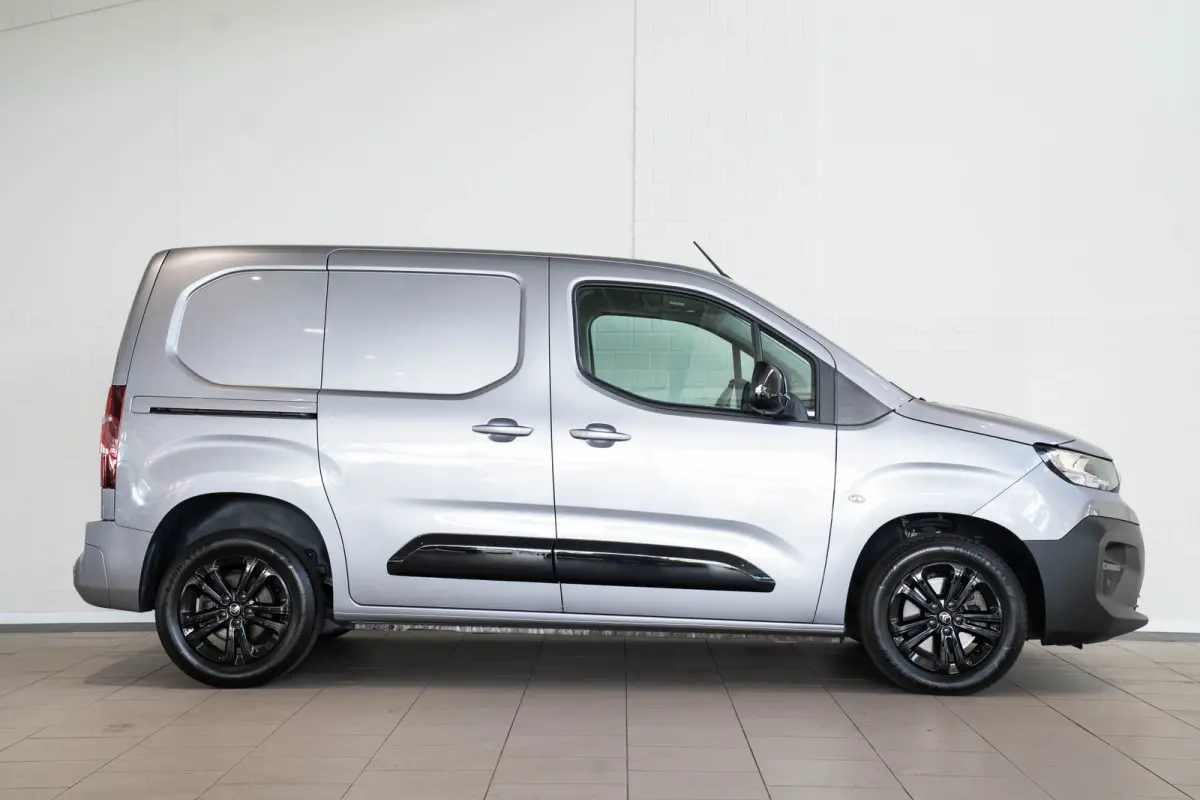 1.5 BlueHDi 130 EAT8 S&S L1 | Trekhaak | Camera | Climate Controle | Keyless | Apple Carplay & Android Auto | Elektrisch inklapbare buitenspiegels |