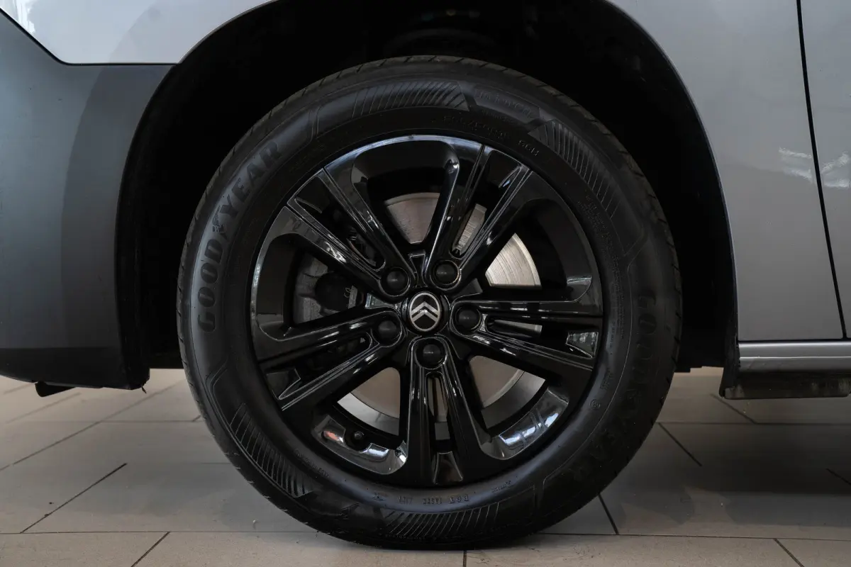 1.5 BlueHDi 130 EAT8 S&S L1 | Trekhaak | Camera | Climate Controle | Keyless | Apple Carplay & Android Auto | Elektrisch inklapbare buitenspiegels |