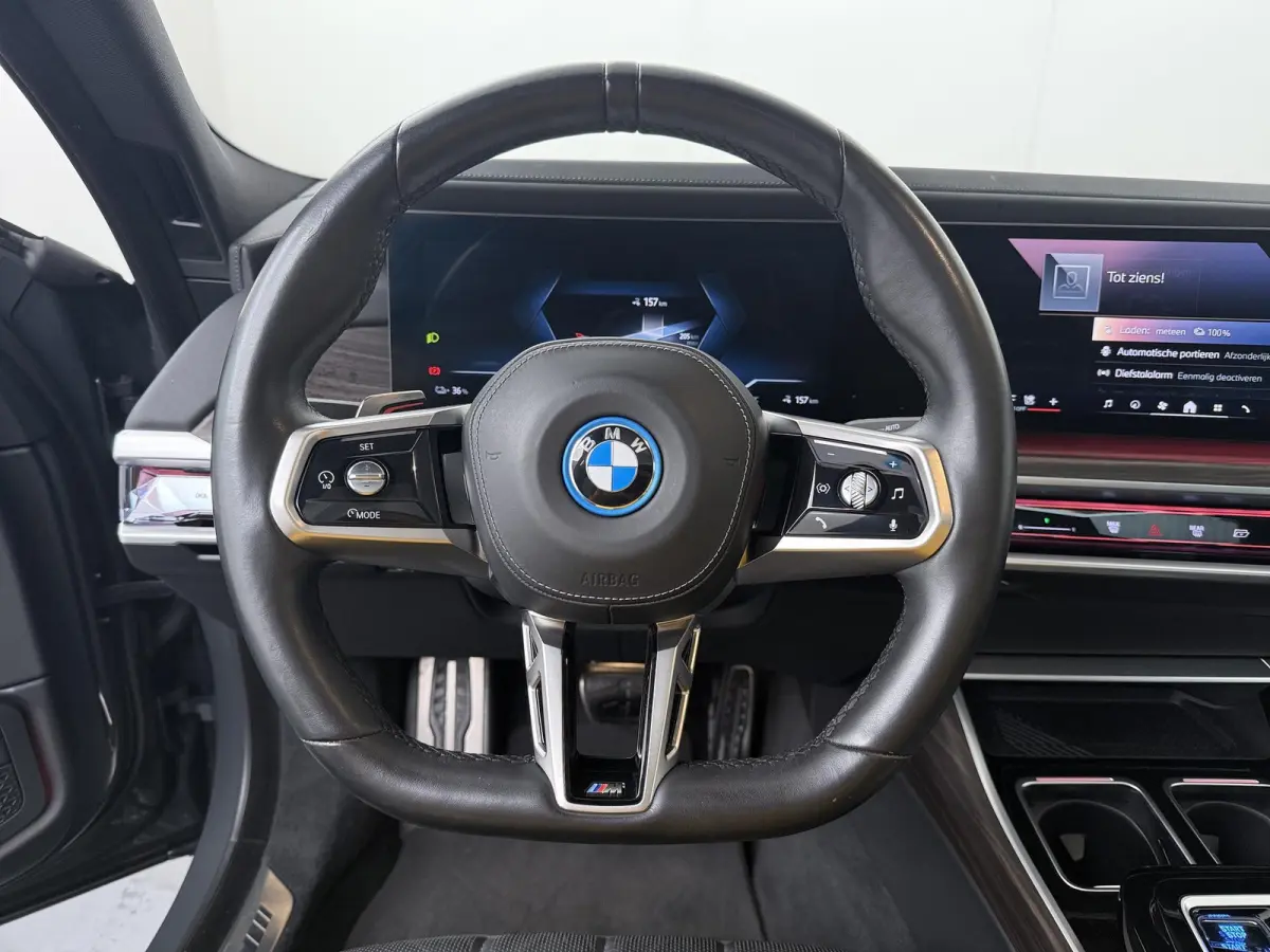 xDrive60 106 kWh | Bowers & Wilkins | Trekhaak | Massage voorstoelen | Connoisseur Pack | Driving Assistant Professional |  Gelaagd glas | panoramadak Sky Lounge