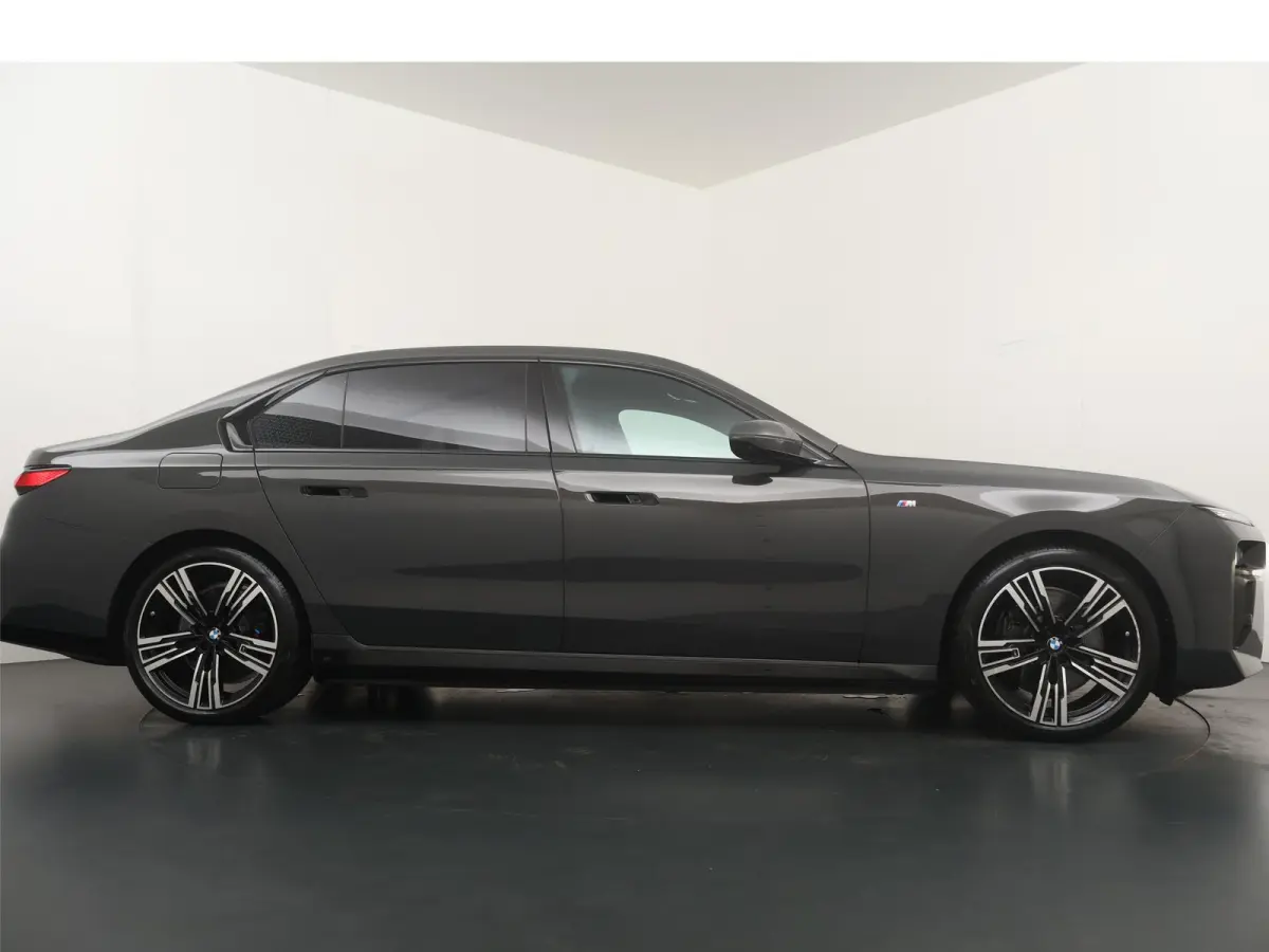 xDrive60 106 kWh | Bowers & Wilkins | Trekhaak | Massage voorstoelen | Connoisseur Pack | Driving Assistant Professional |  Gelaagd glas | panoramadak Sky Lounge