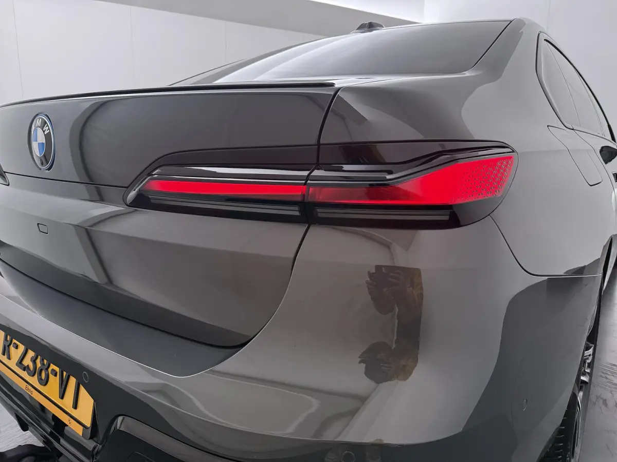 xDrive60 106 kWh | Bowers & Wilkins | Trekhaak | Massage voorstoelen | Connoisseur Pack | Driving Assistant Professional |  Gelaagd glas | panoramadak Sky Lounge