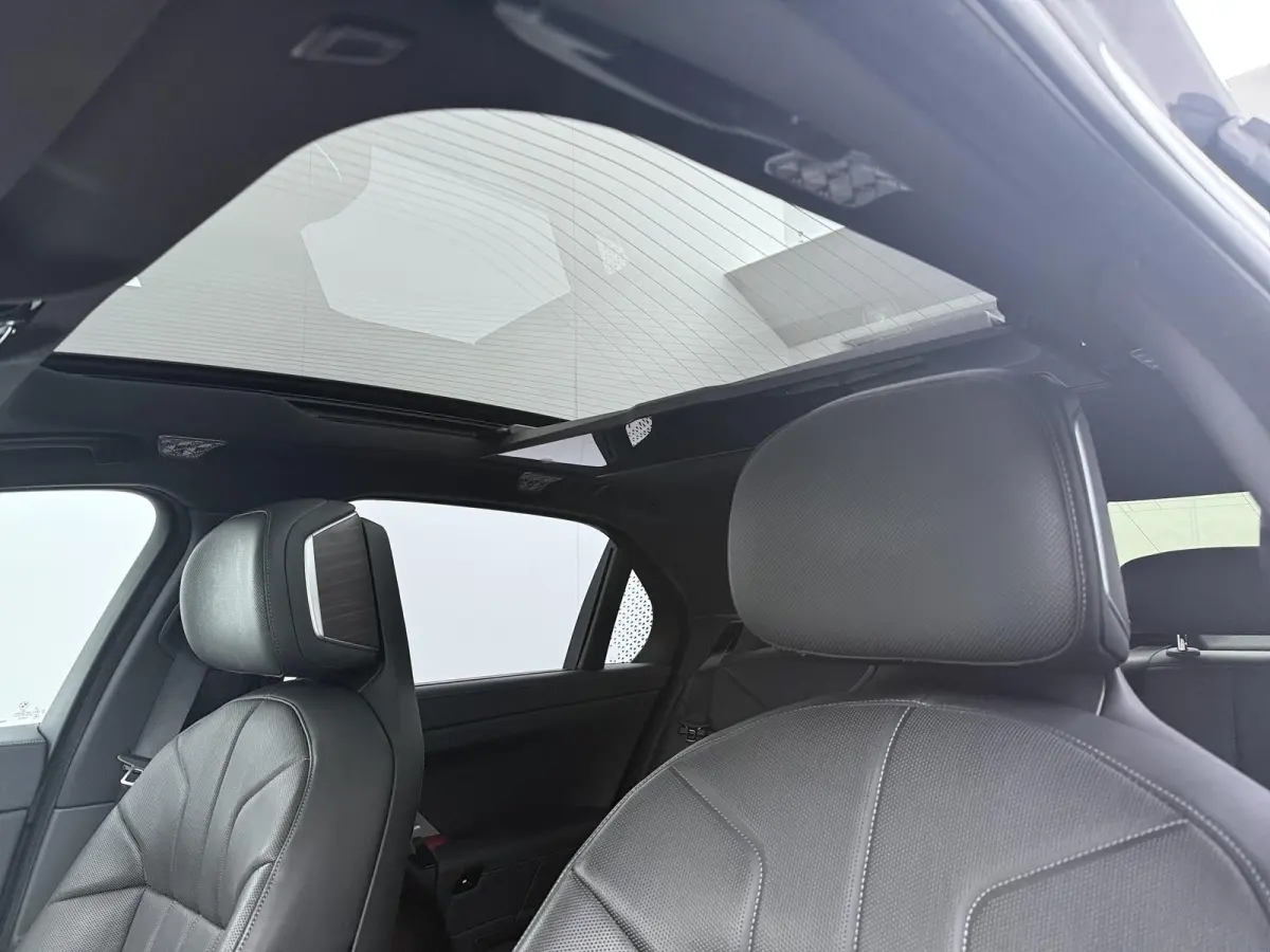 xDrive60 106 kWh | Bowers & Wilkins | Trekhaak | Massage voorstoelen | Connoisseur Pack | Driving Assistant Professional |  Gelaagd glas | panoramadak Sky Lounge